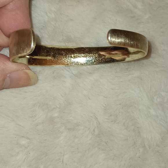 Kendra Scott Hammered Gold Cuff - Picture 5 of 5